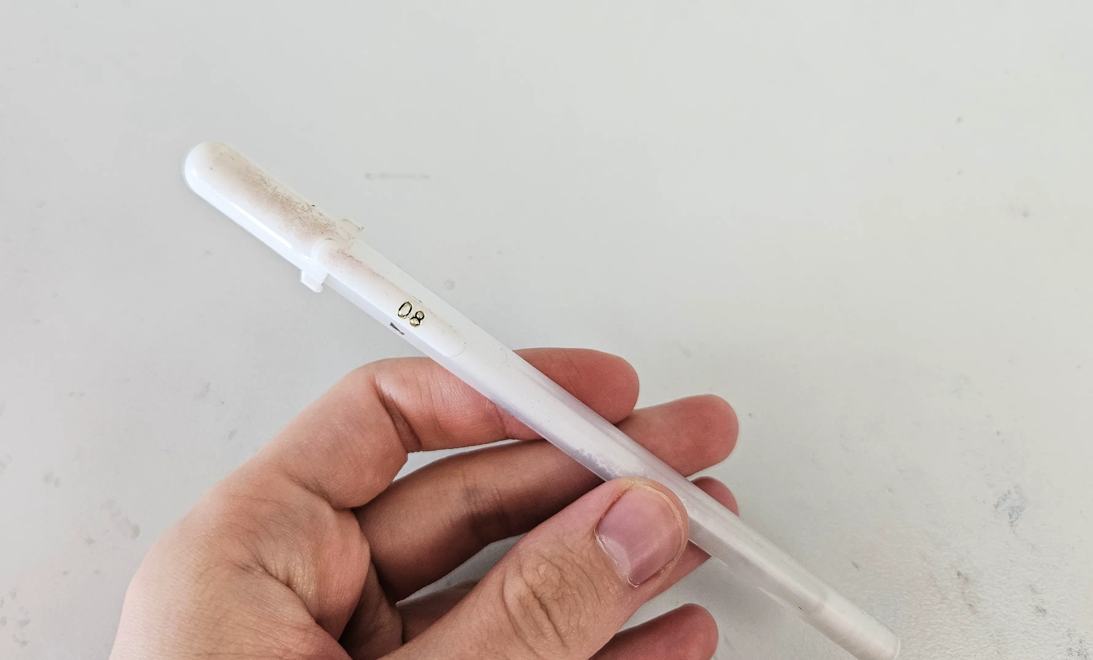 le stylo à gel blanc pour bien dessiner