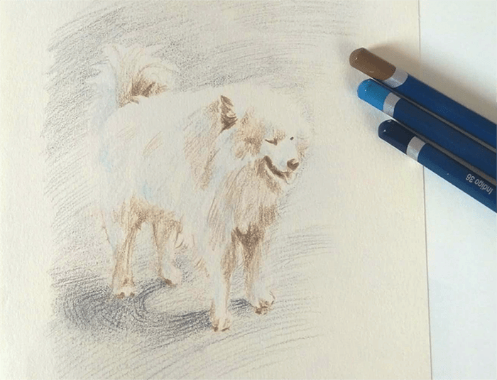 dessiner au crayon sur carnet de croquis