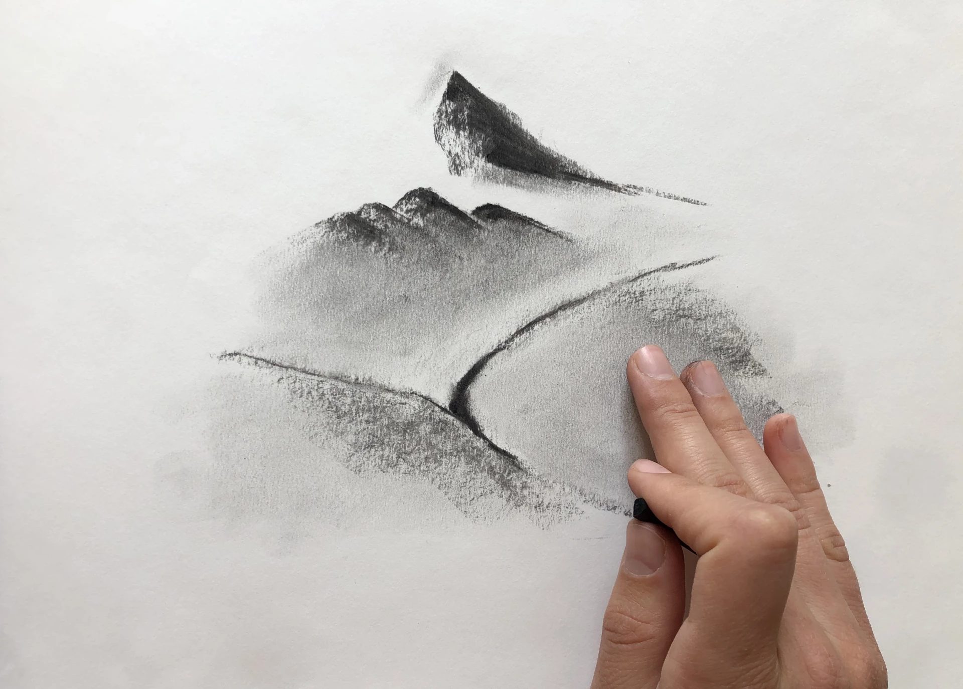 estomper son dessin de paysage au fusain