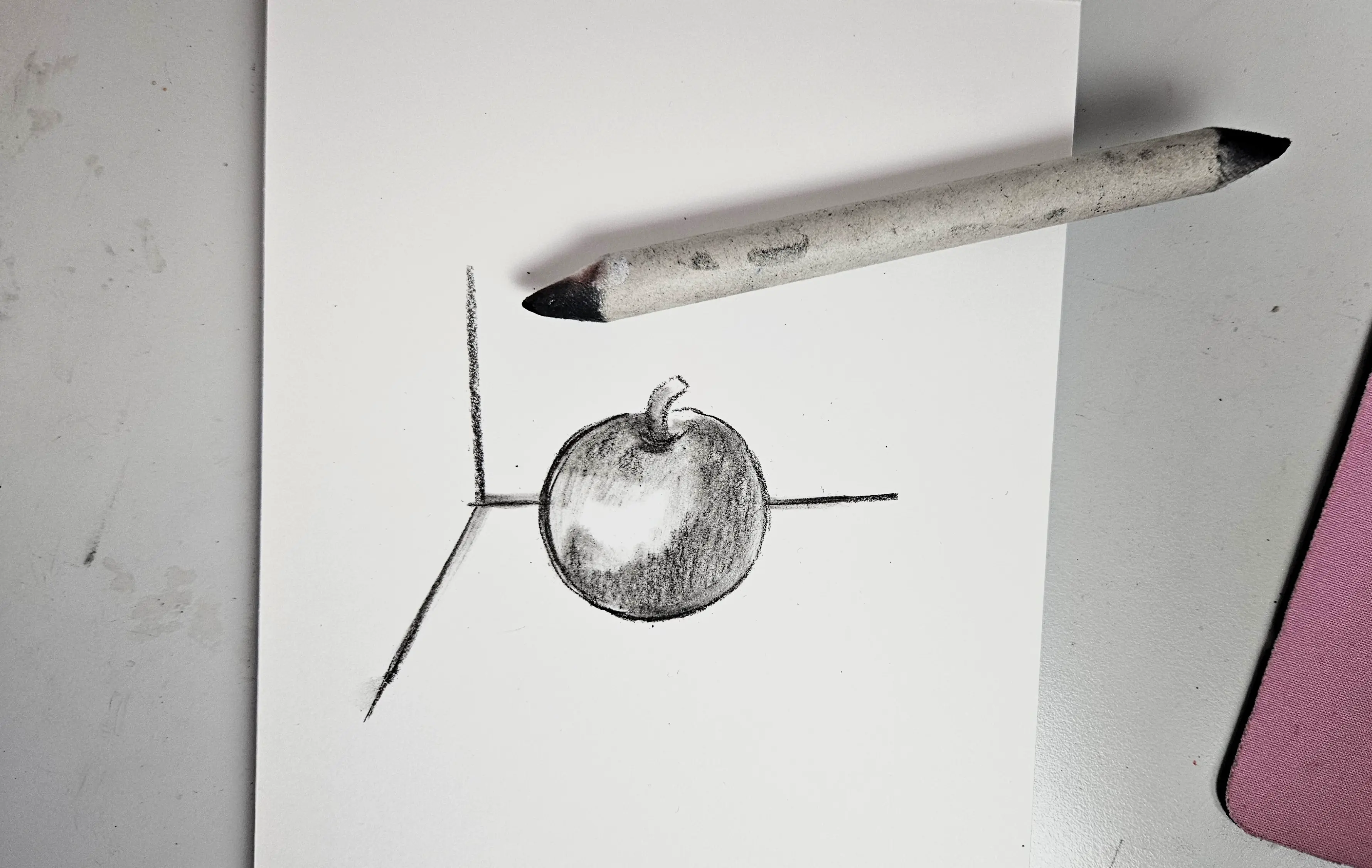 estomper son dessin de pomme au fusain