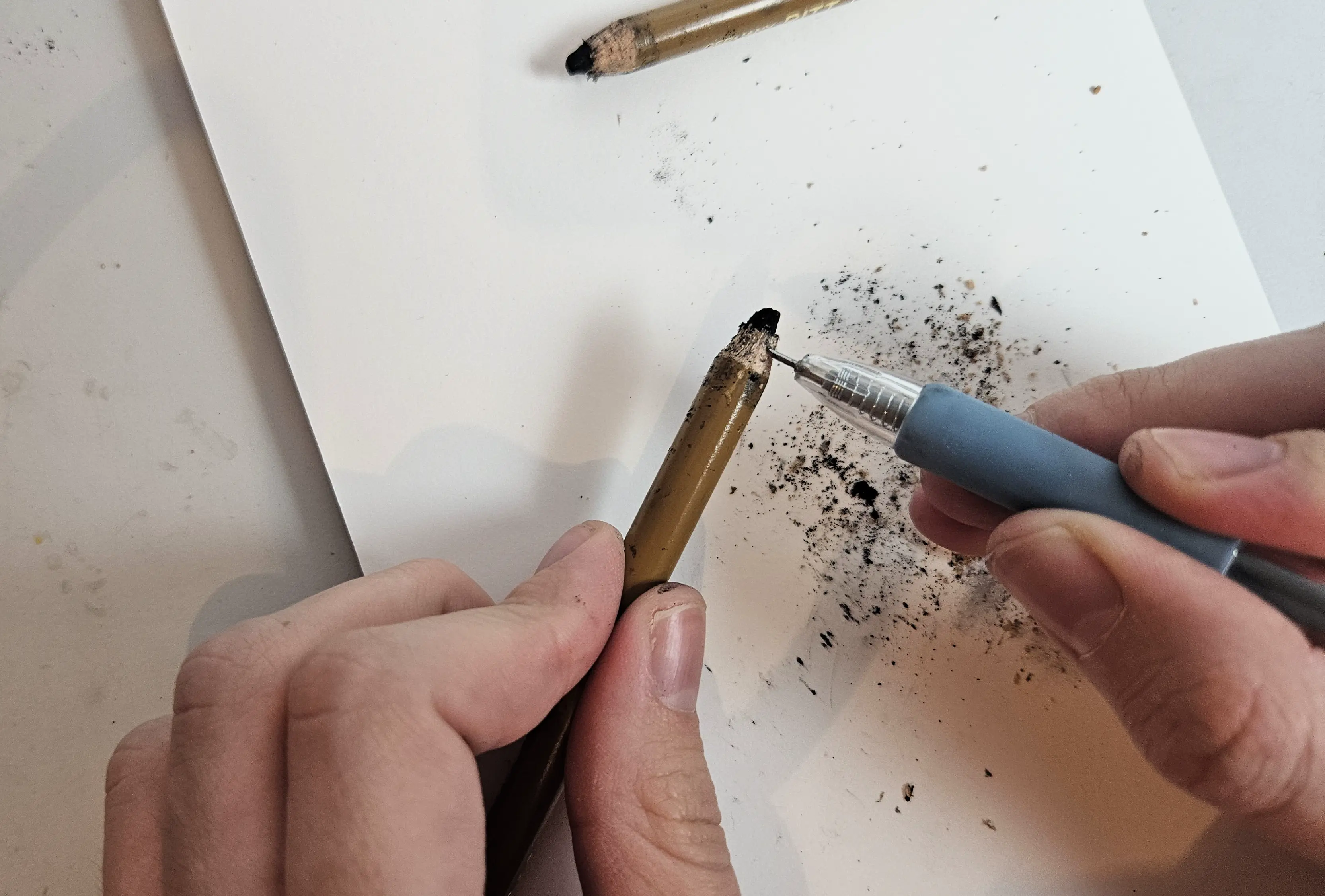 tailler son fusain au cutter