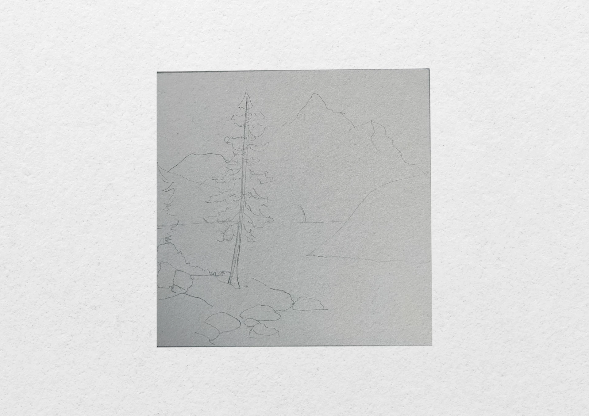 dessiner la base d’un lac entouré de montagnes