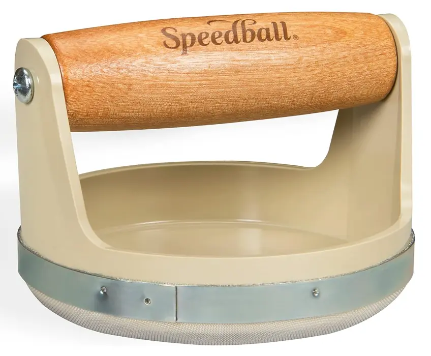 utiliser la presse pour la linogravure