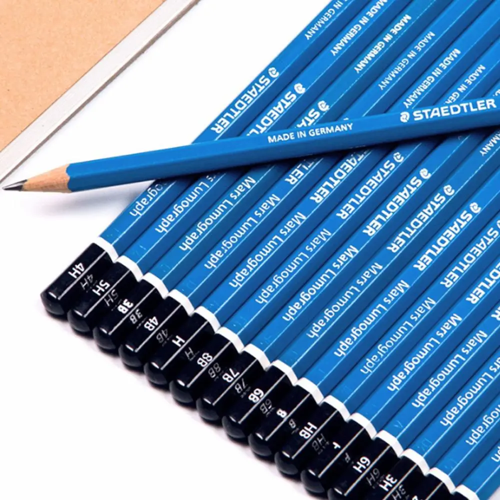 le crayon à papier pour le matériel du dessin manga