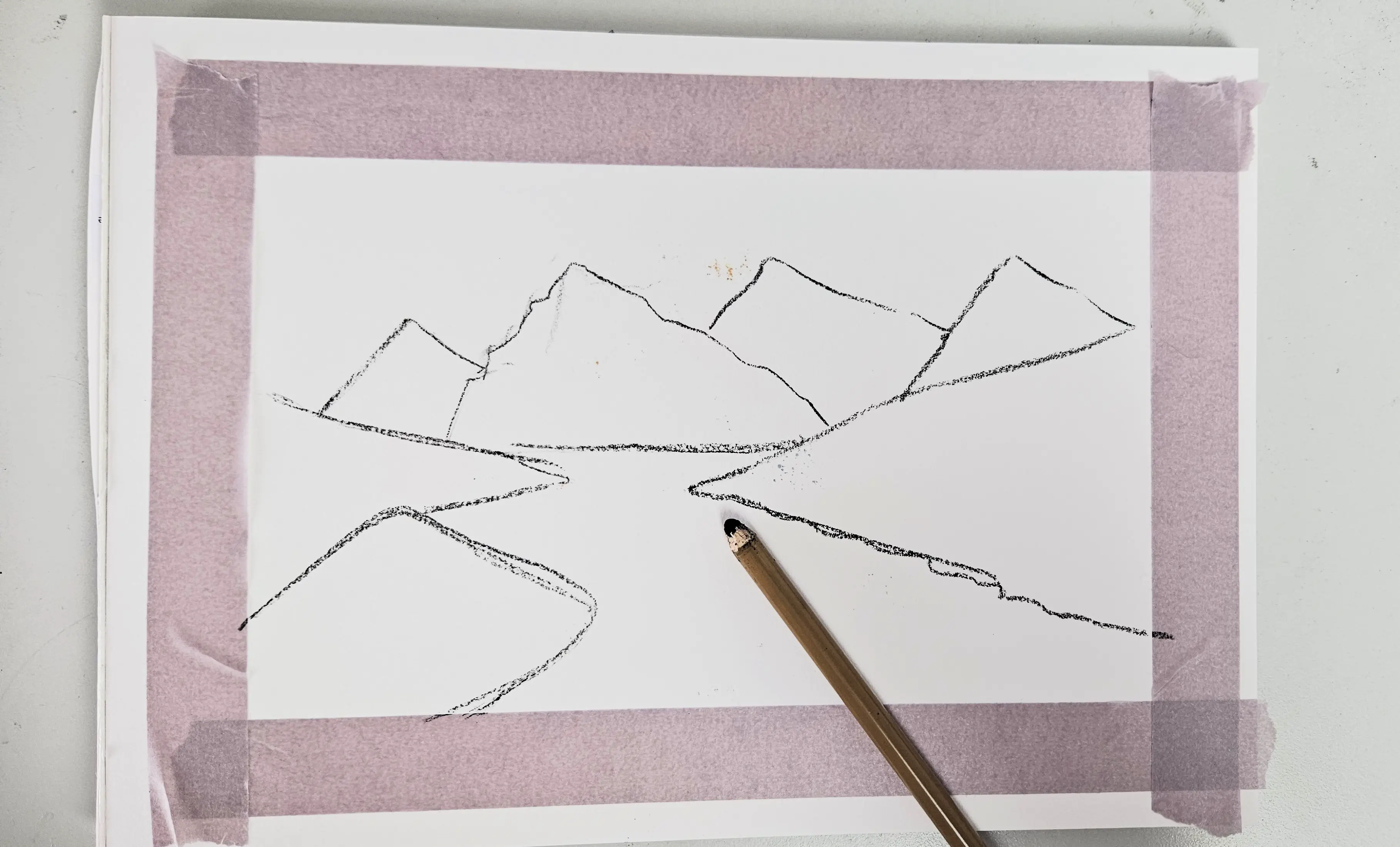 dessiner la base d’un paysage au fusain