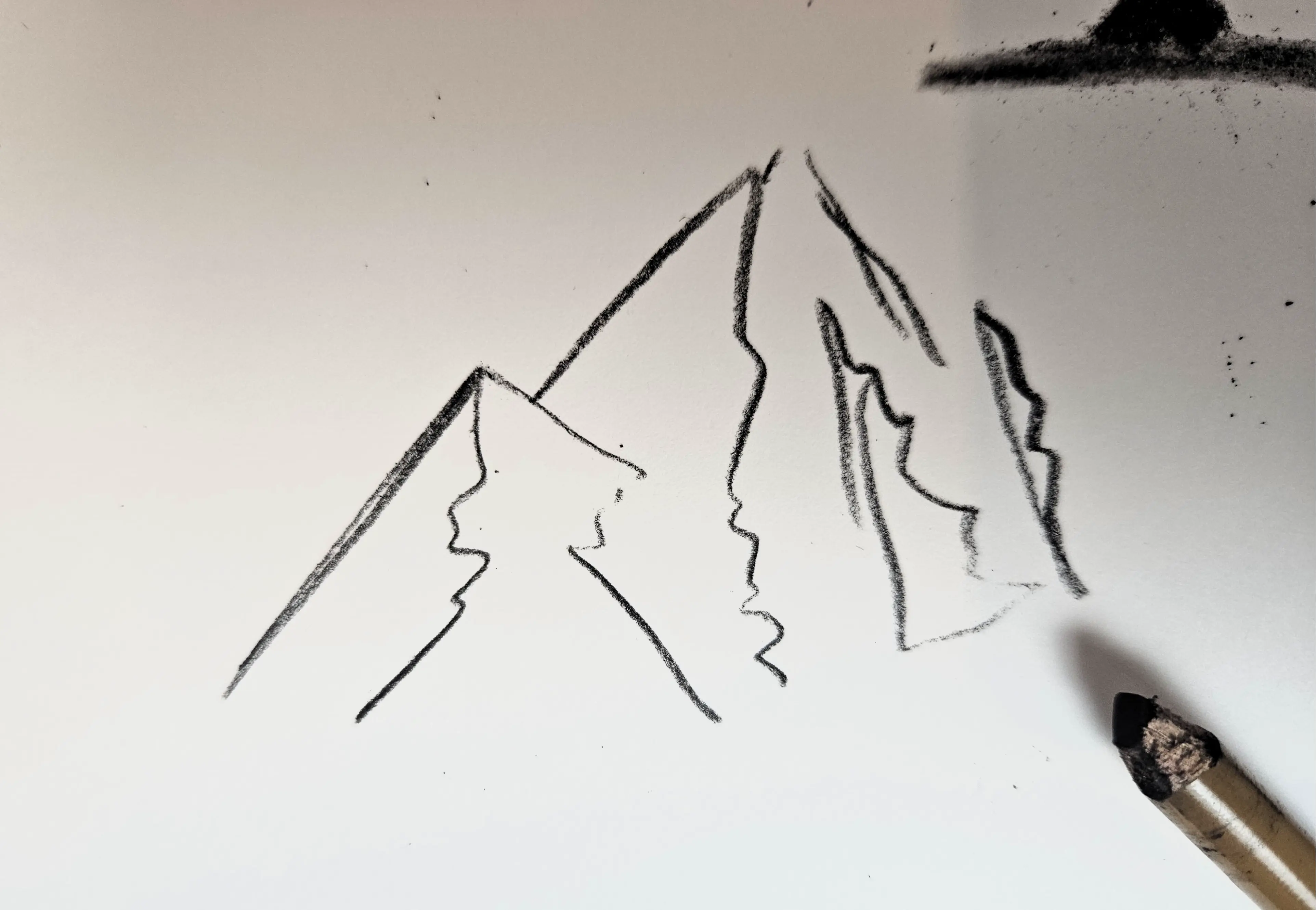 dessiner le croquis d’une montagne au fusain