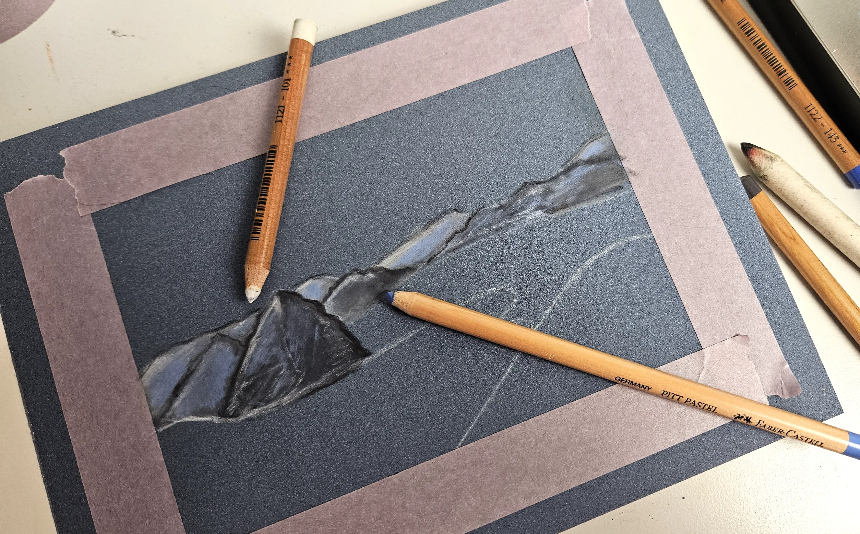 dessiner les détails d’un paysage aux pastels secs