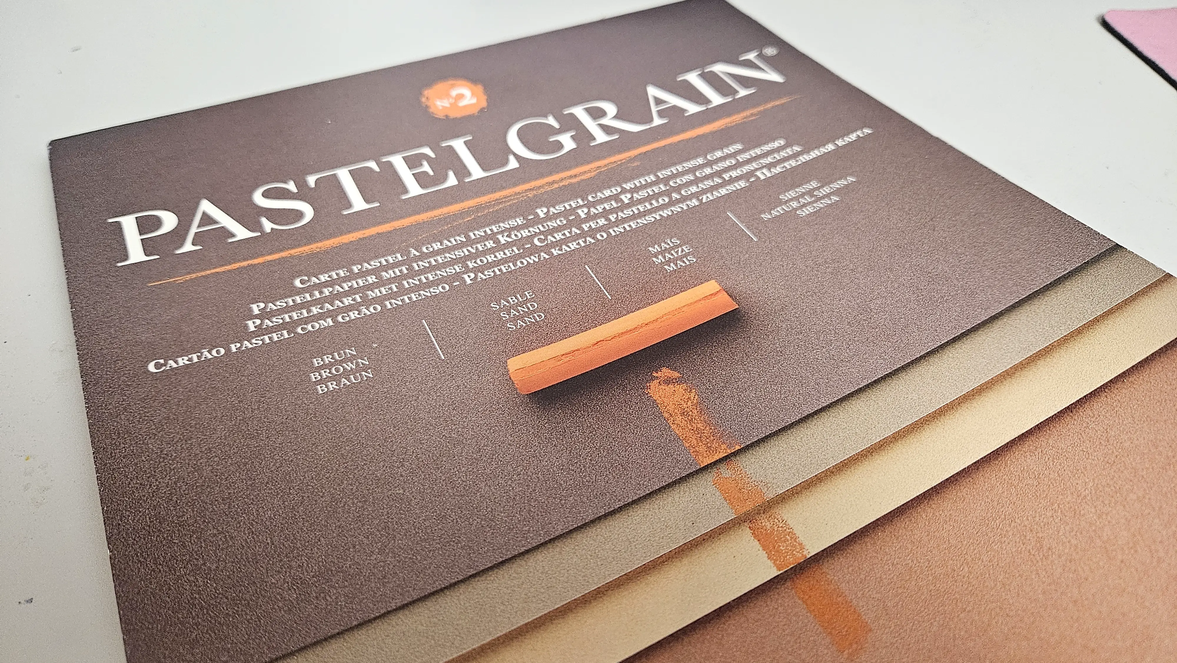 le papier pastelgrain pour dessiner aux pastels