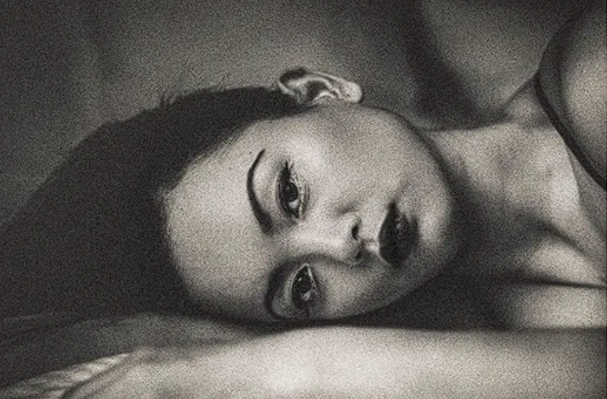 image de référence pour dessiner un portrait à l’encre de chine